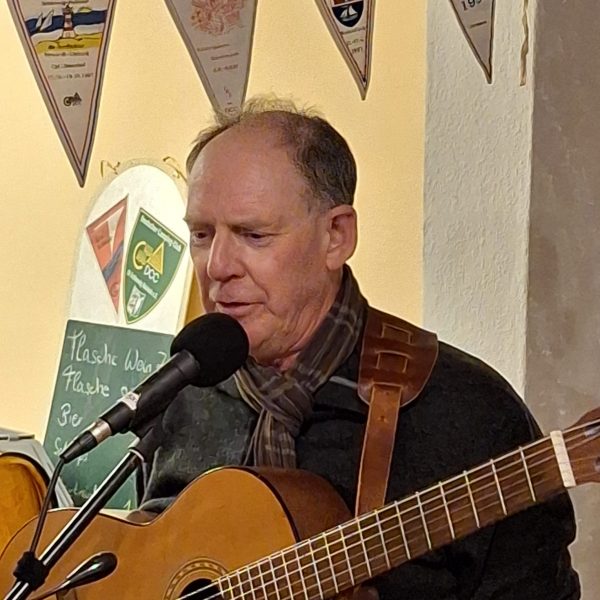 20251107_1857_01 Andre